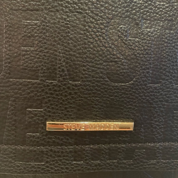 Backpack - Picture 2 of 4